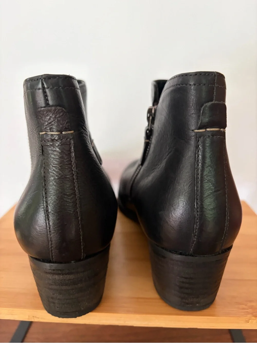 Clarks Maypearl Ramie Black Leather Ankle Booties Low Block Heel Size Zips 8.5M